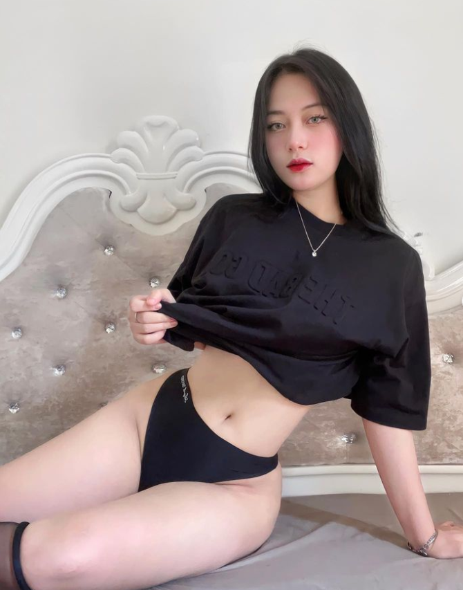 Ảnh sexy Tiktoker Quỳnh Anh Trần